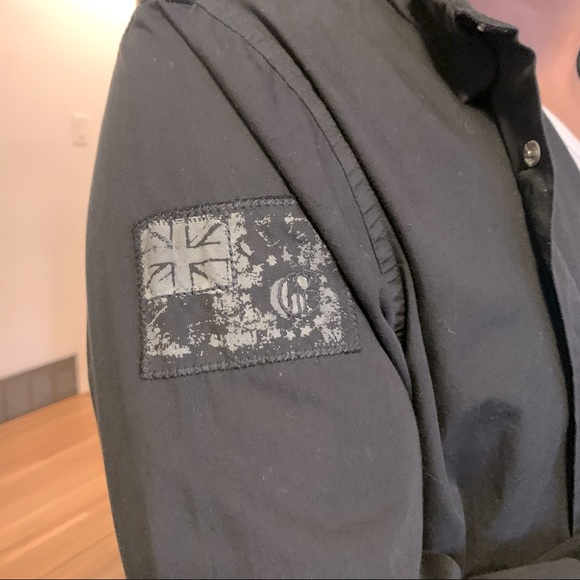 SOLD - Guess black long sleeve shirt with logo. - Picture 3 of 5